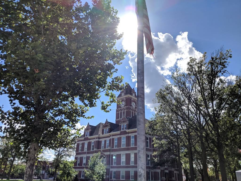 County Seat Bar and Grill | restaurant | 105 W Main St, Lyons, KS 67554, USA | 6205092362 OR +1 620-509-2362