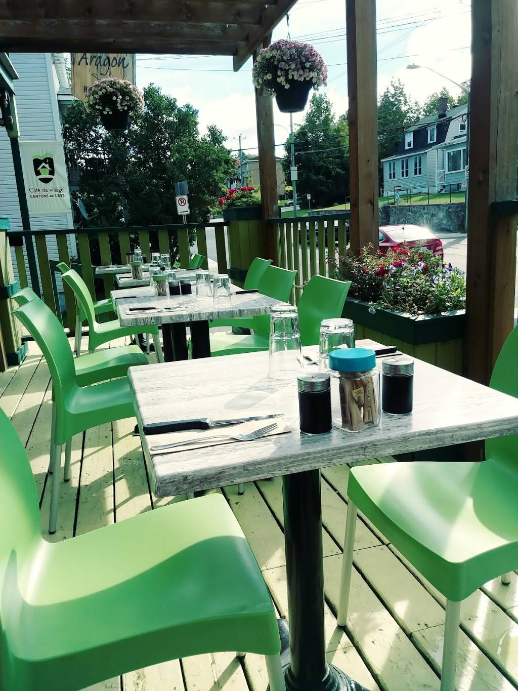 Café Aragon | restaurant | 1497 Rue Galt O, Sherbrooke, QC J1H 2B3, Canada | 8198200142 OR +1 819-820-0142