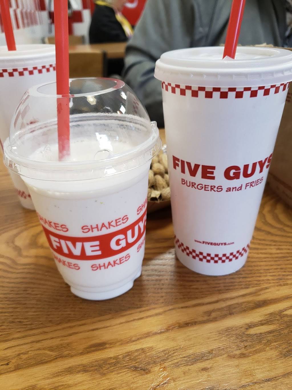 Five Guys | meal takeaway | 1119 Emmet St N, Charlottesville, VA 22905, USA | 4349754897 OR +1 434-975-4897