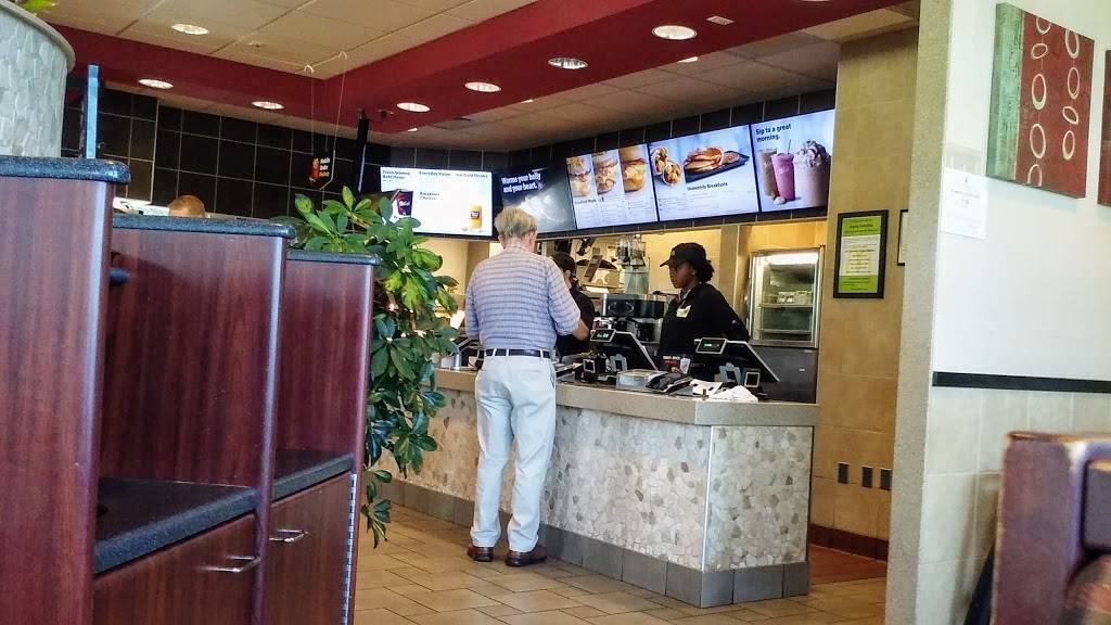 McDonalds | cafe | 720 Town Center Dr, Waynesboro, VA 22980, USA | 5409438525 OR +1 540-943-8525