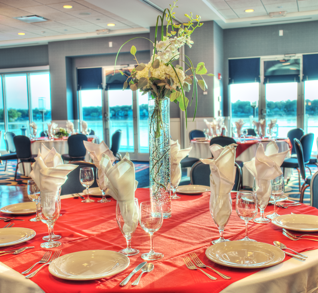 Lighthouse Restaurant | restaurant | 7501 Constitution Ave, Cedar Lake, IN 46303, USA | 2193749283 OR +1 219-374-9283