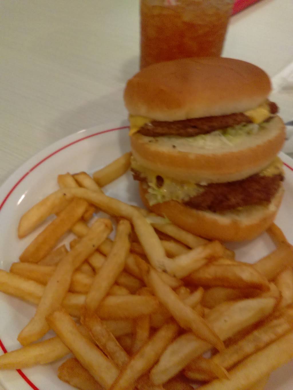 Frischs Big Boy | restaurant | 460 Clifty Dr, Madison, IN 47250, USA | 8122736524 OR +1 812-273-6524