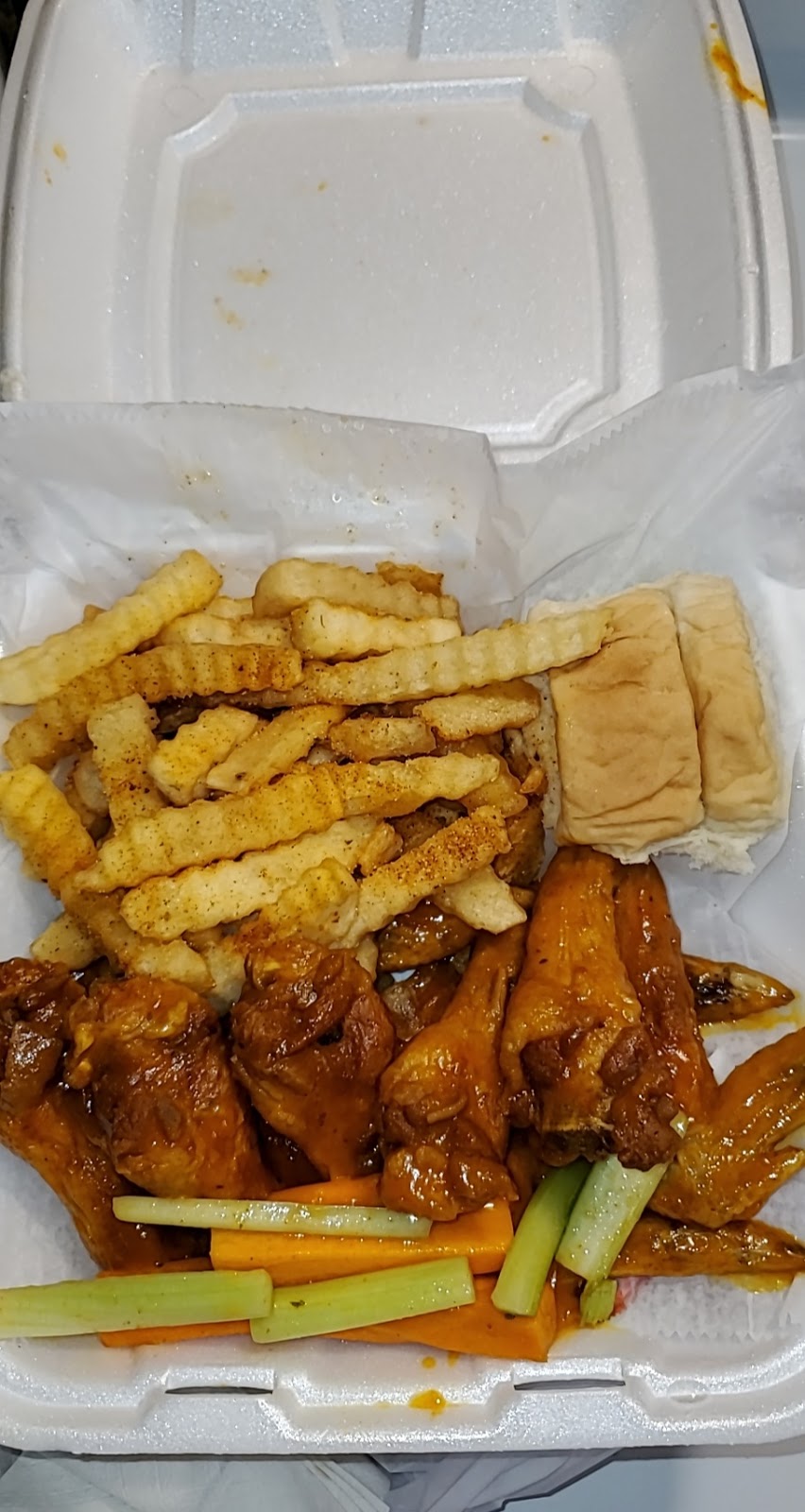 Crumpys Hot Wings East | restaurant | 4980 Park Ave, Memphis, TN 38117, USA | 9013104780 OR +1 901-310-4780