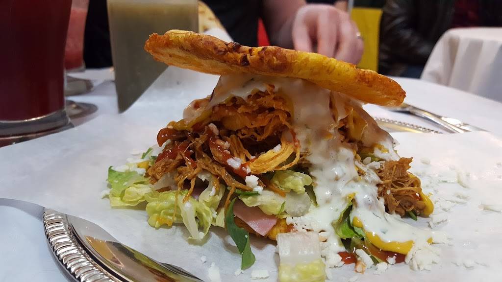 Rica Arepa Venezuelan Restaurant | cafe | 4253 W Armitage Ave, Chicago, IL 60639, USA | 7735433000 OR +1 773-543-3000
