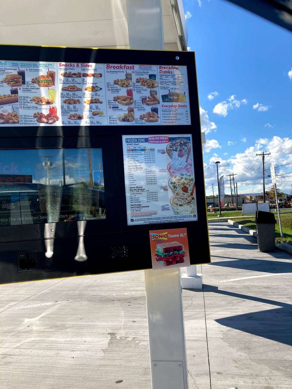 Sonic Drive-In | restaurant | 351 Southern Blvd, Albany, NY 12209, USA | 5185990774 OR +1 518-599-0774