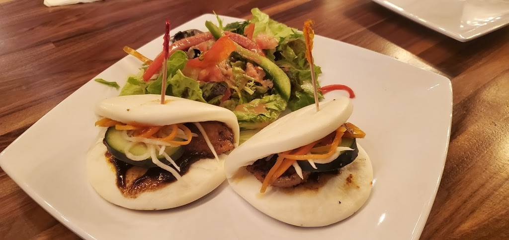 Momo Chicken and Grill | restaurant | 1001 4th St SW, Washington, DC 20024, USA | 2024886363 OR +1 202-488-6363