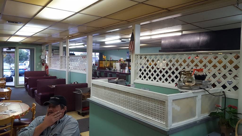 Little Pats Place | restaurant | 13621 Ambaum Blvd SW, Seattle, WA 98166, USA | 2062460391 OR +1 206-246-0391