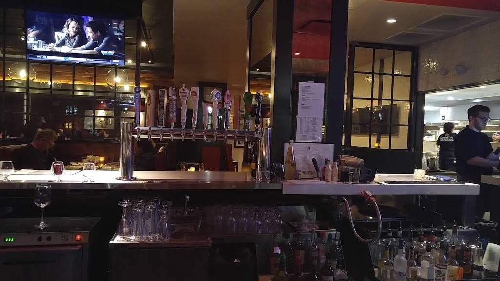 La Barra | restaurant | 2 E Burlington St, Riverside, IL 60546, USA | 7088877700 OR +1 708-887-7700