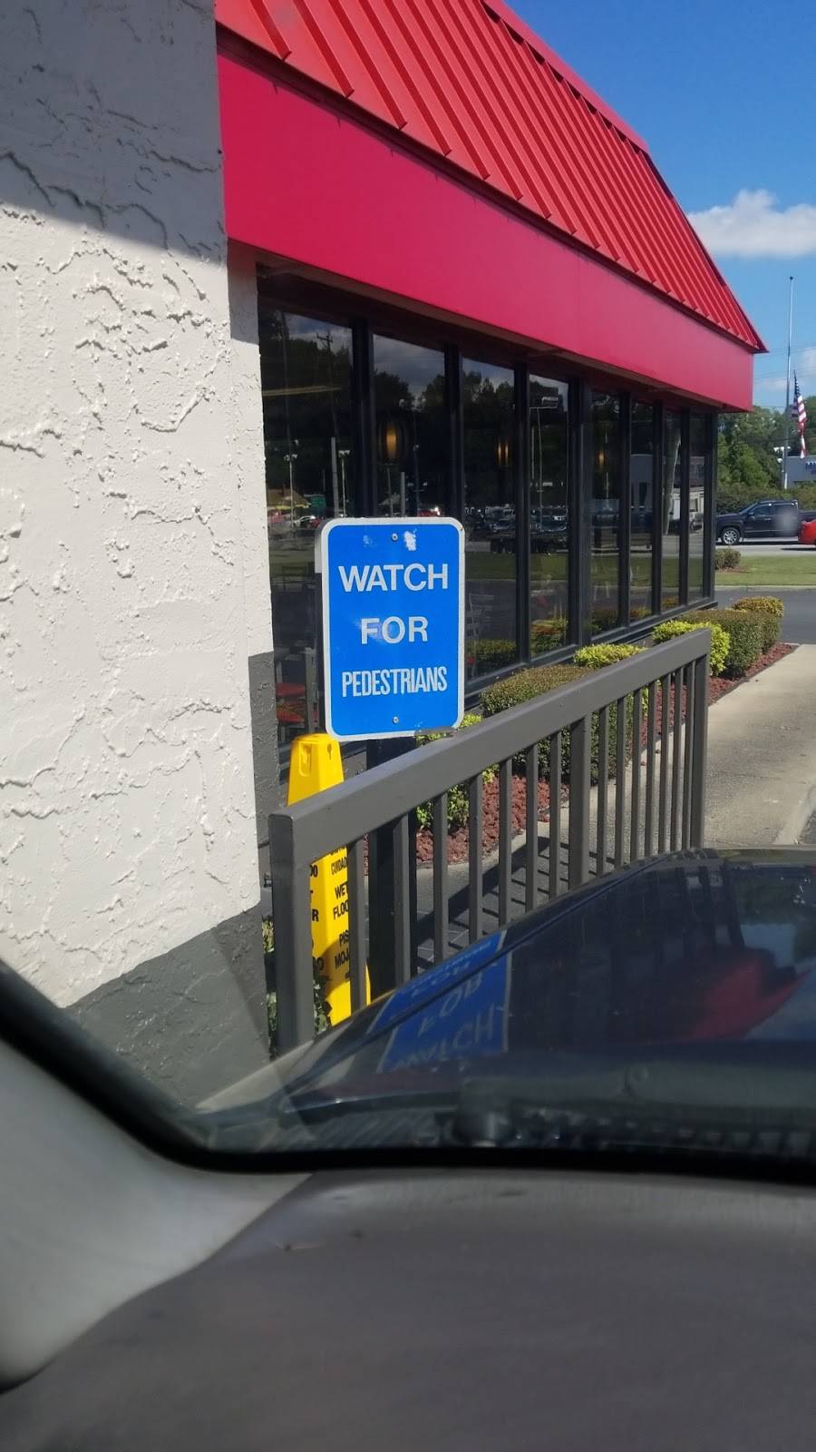 Hardees | restaurant | 2301 Pruden Blvd, Suffolk, VA 23434, USA | 7579347641 OR +1 757-934-7641