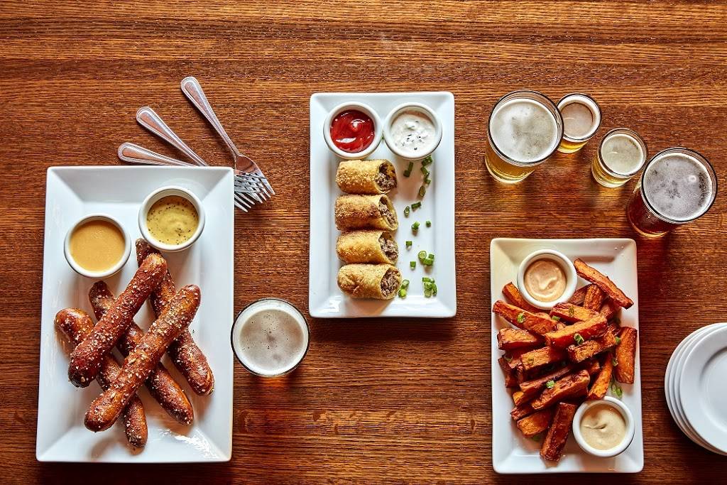 Iron Hill Brewery and Restaurant | restaurant | 741 Haywood Rd, Greenville, SC 29607, USA | 8645687009 OR +1 864-568-7009