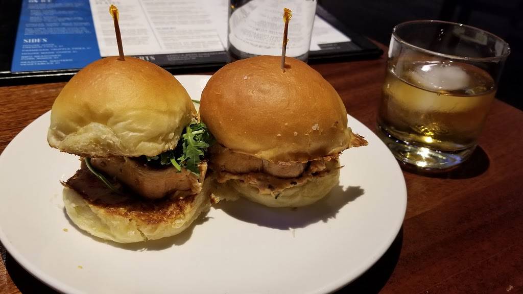 Levee Restaurant | night club | 3015 River Rd b, Louisville, KY 40207, USA | 5028903670 OR +1 502-890-3670