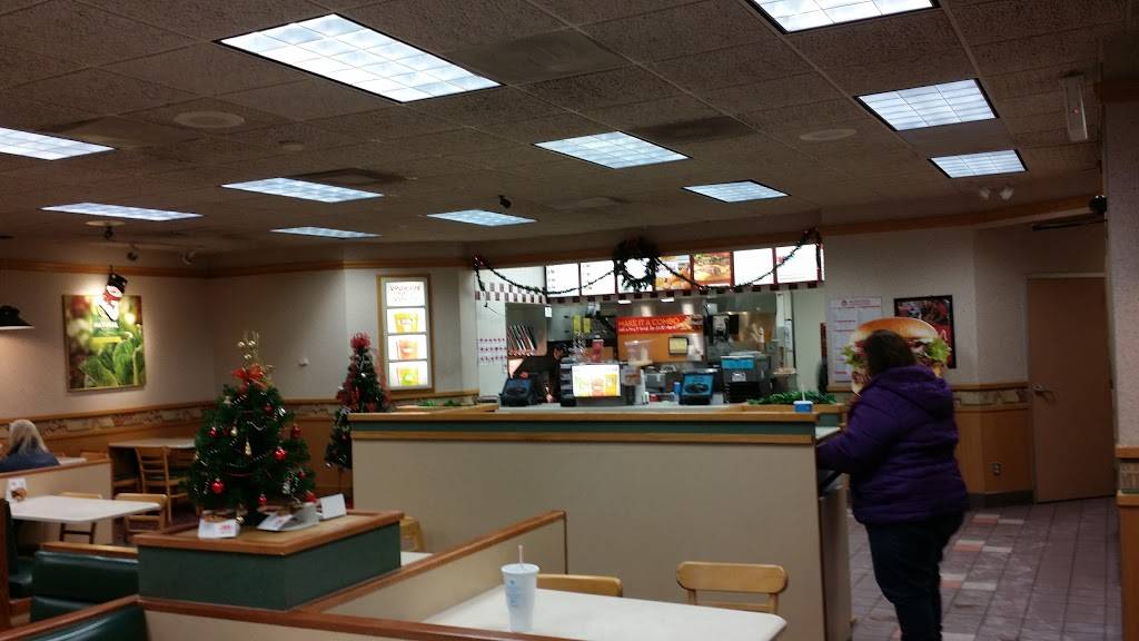 Wendys | restaurant | 250 N River Ave, Holland, MI 49424, USA | 6169280071 OR +1 616-928-0071