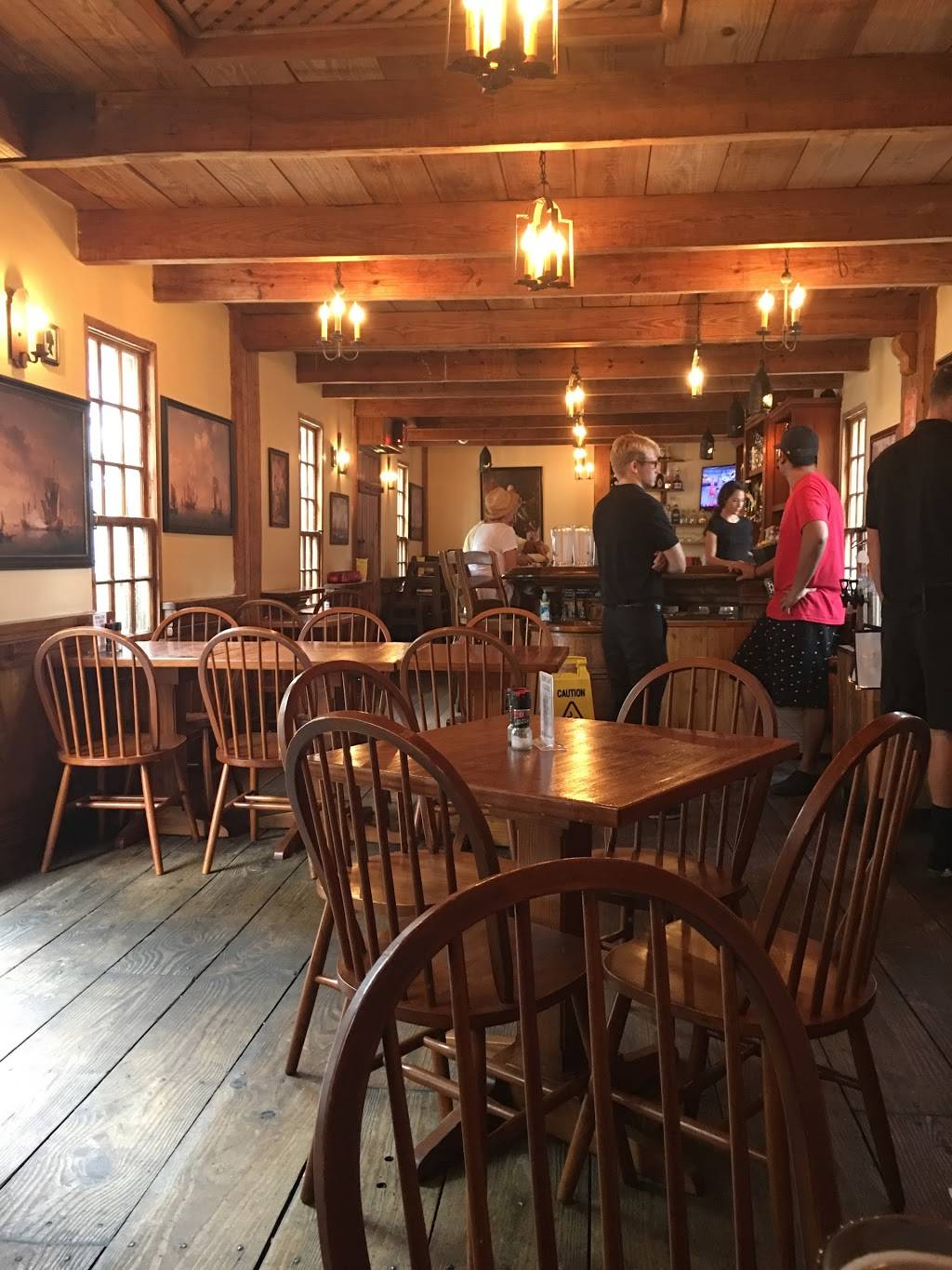 Bull & Crown Publick House | restaurant | 53 St George St, St. Augustine, FL 32084, USA | 9043422869 OR +1 904-342-2869