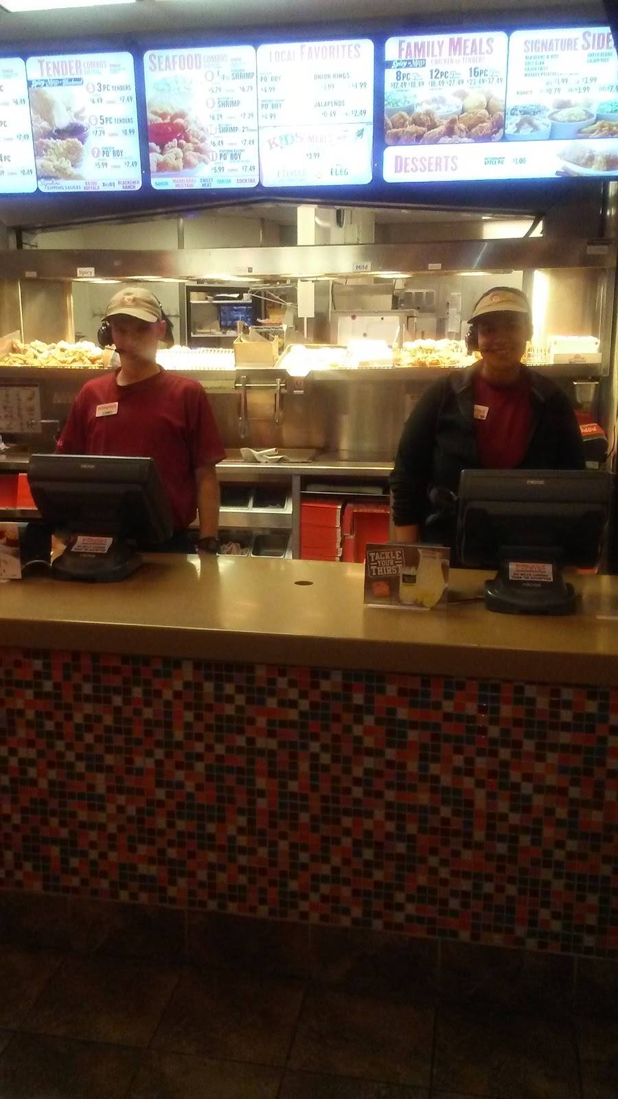 Popeyes Louisiana Kitchen | restaurant | 1910 N Market St, Shreveport, LA 71107, USA | 3186290365 OR +1 318-629-0365