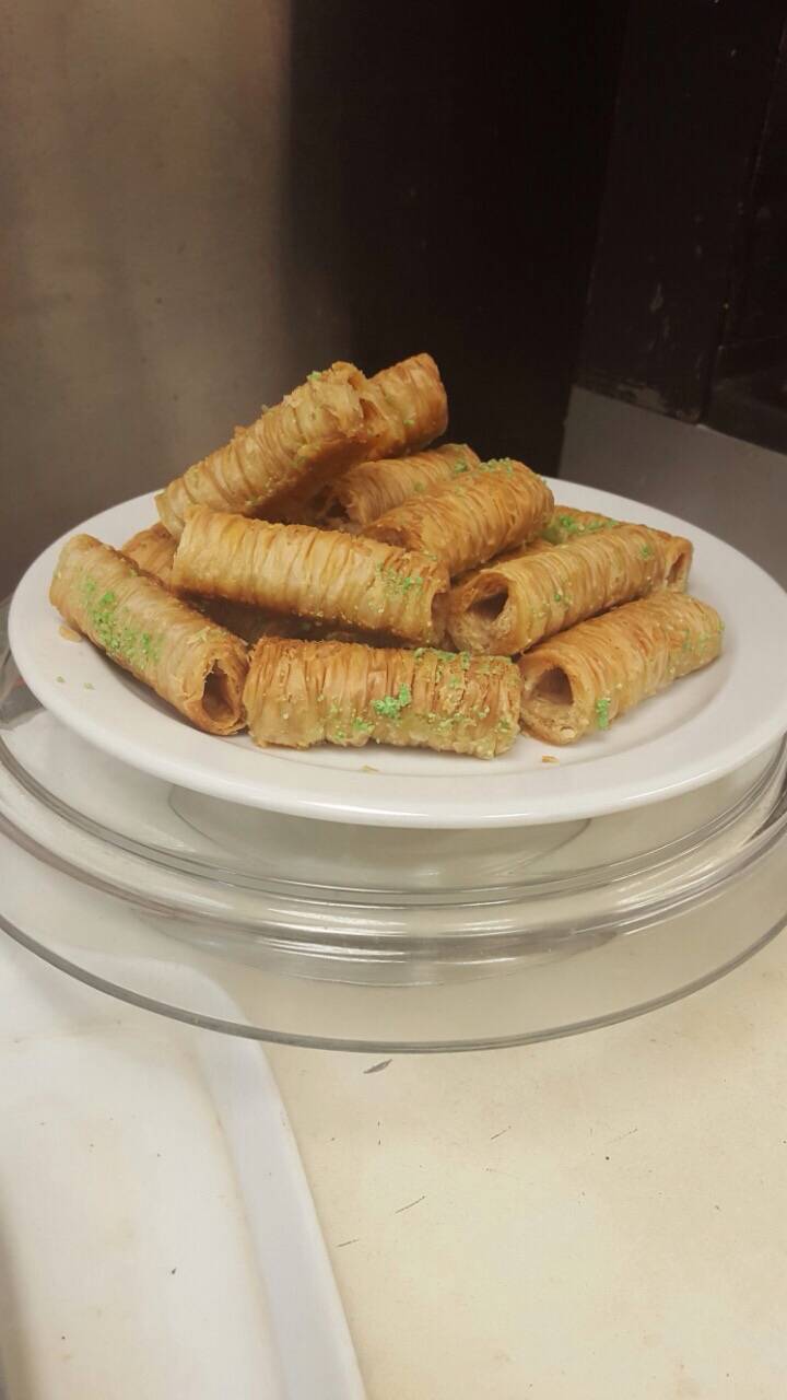 In N Out Pita | restaurant | 10520 Yonge St, Richmond Hill, ON L4C 3C7, Canada | 9052377482 OR +1 905-237-7482