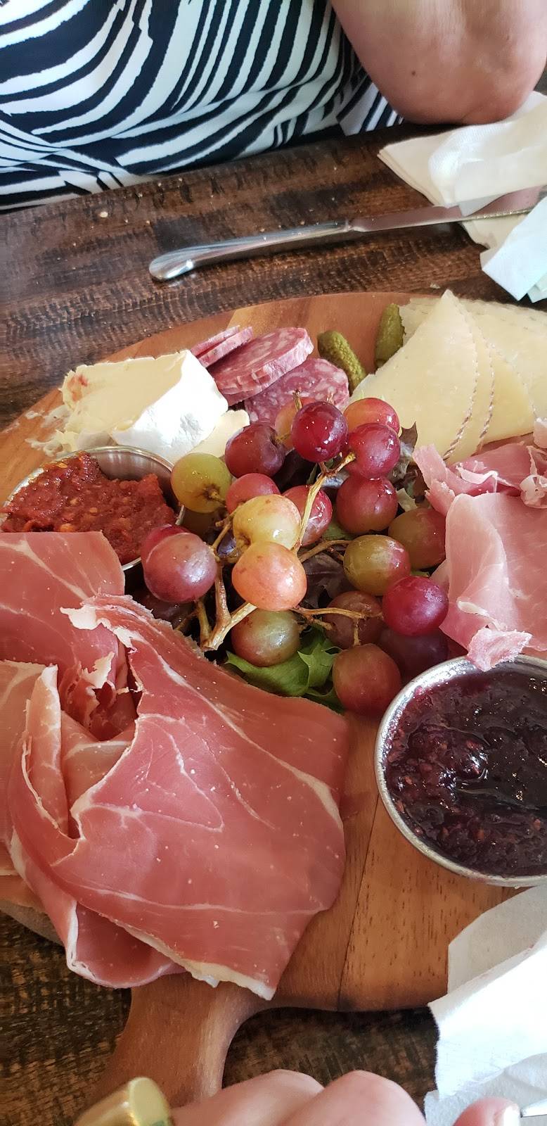 The Cheese Course | restaurant | 801 S University Dr, Plantation, FL 33324, USA | 7542008387 OR +1 754-200-8387