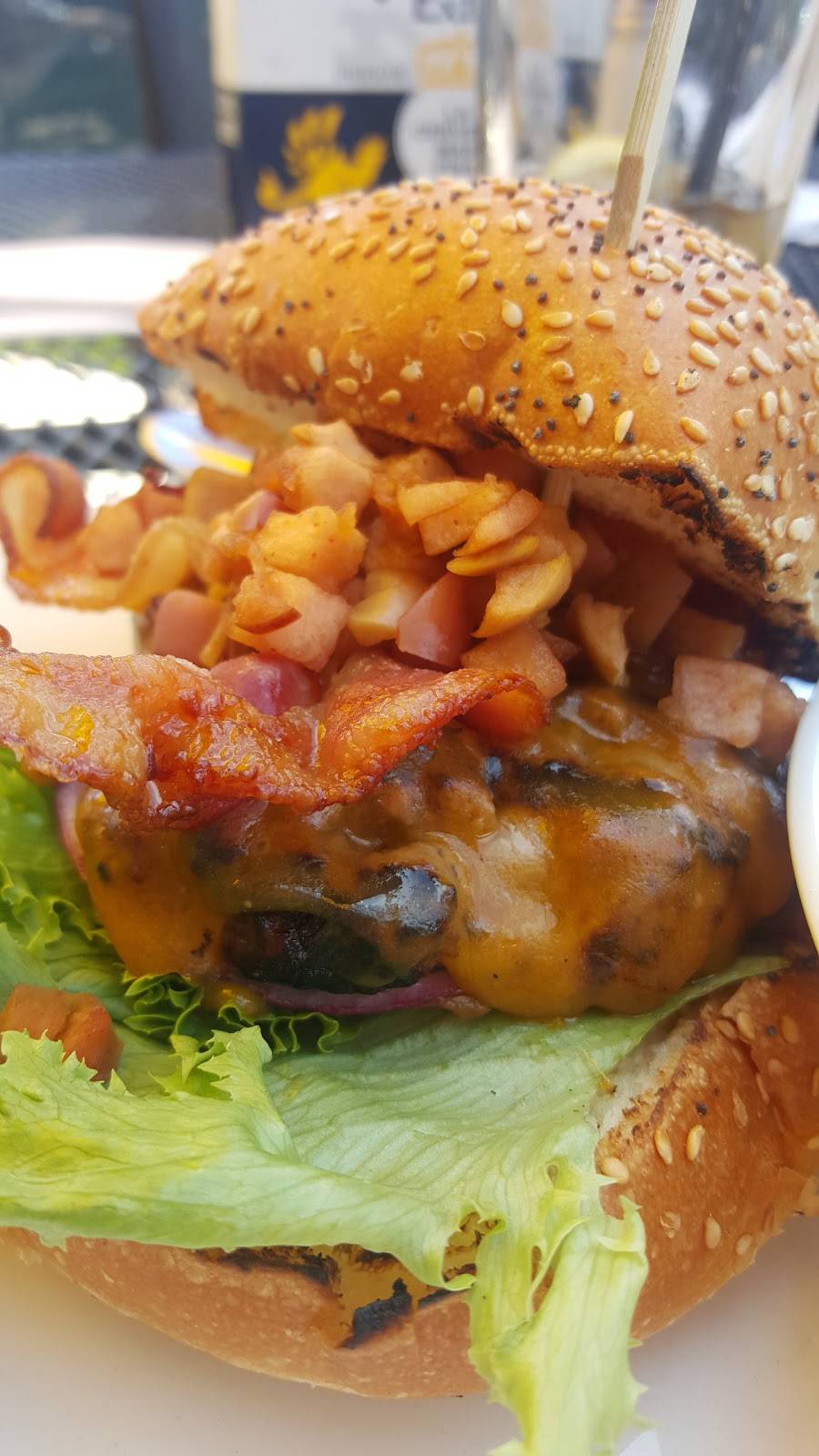 Turtle Jacks Vogell | restaurant | 10 Vogell Rd, Richmond Hill, ON L4B 3K4, Canada | 9057701729 OR +1 905-770-1729