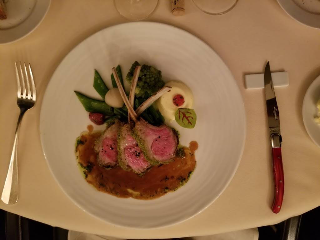 Everest | restaurant | 425 S Financial Pl 40th floor, Chicago, IL 60605, USA | 3126638920 OR +1 312-663-8920