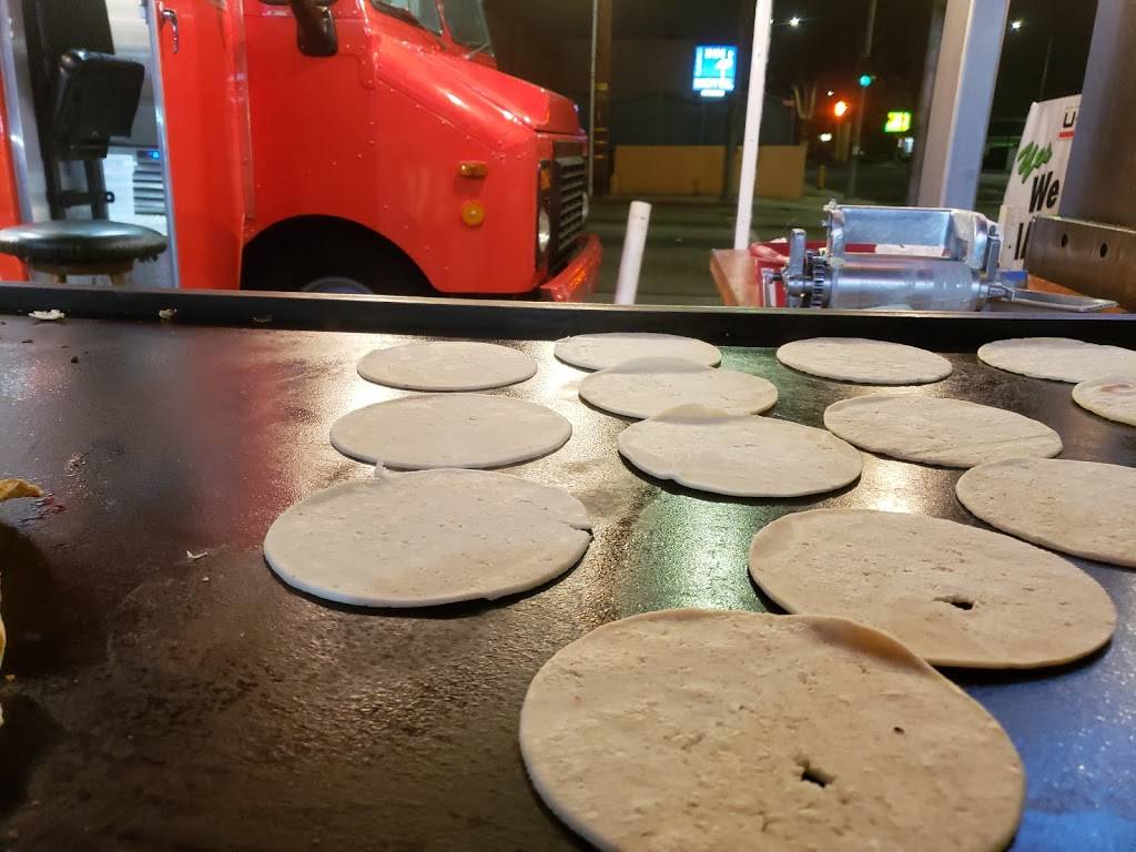 Los Bros Tacos | restaurant | 5400 Atlantic Ave, Long Beach, CA 90805, USA | 3232396311 OR +1 323-239-6311