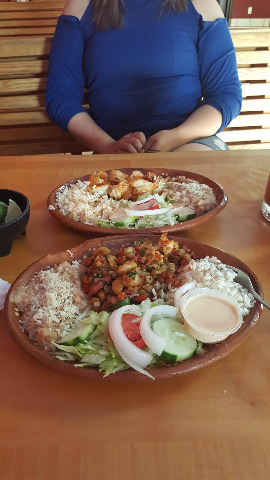 La Roca Restaurant | restaurant | 737 East St, Woodland, CA 95776, USA | 5306612595 OR +1 530-661-2595