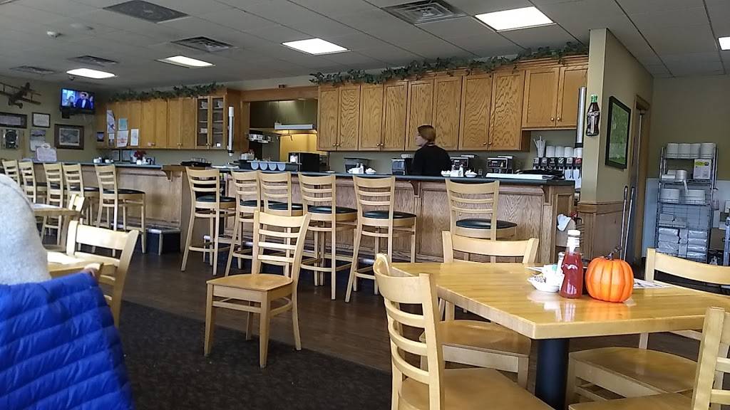 Charlies Restaurant | restaurant | 130 Clow International Pkwy, Bolingbrook, IL 60490, USA | 6307710501 OR +1 630-771-0501