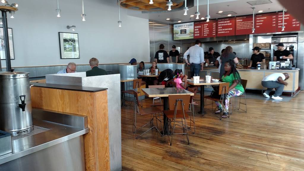 Chipotle Mexican Grill | restaurant | 1128 Lake St Frnt A, Oak Park, IL 60301, USA | 7085248211 OR +1 708-524-8211