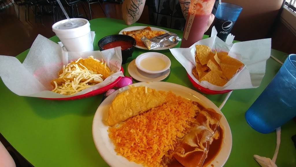 Los Sauces Mexican Restaurant | restaurant | 2201 E Wood St, Decatur, IL 62521, USA | 2177065370 OR +1 217-706-5370