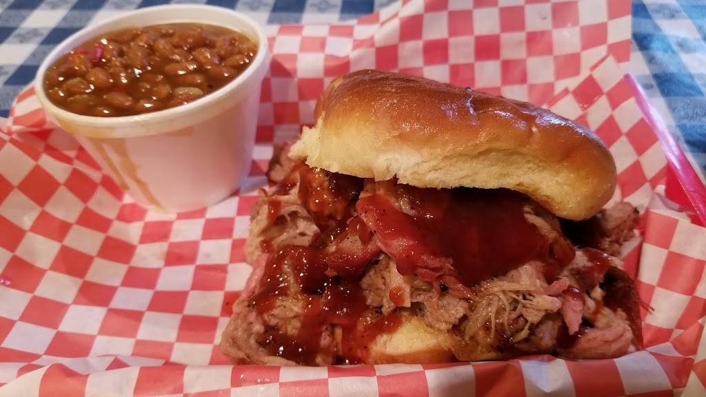 Webbs BBQ | restaurant | 115 E 9th St, Newport, KY 41071, USA | 8592928952 OR +1 859-292-8952