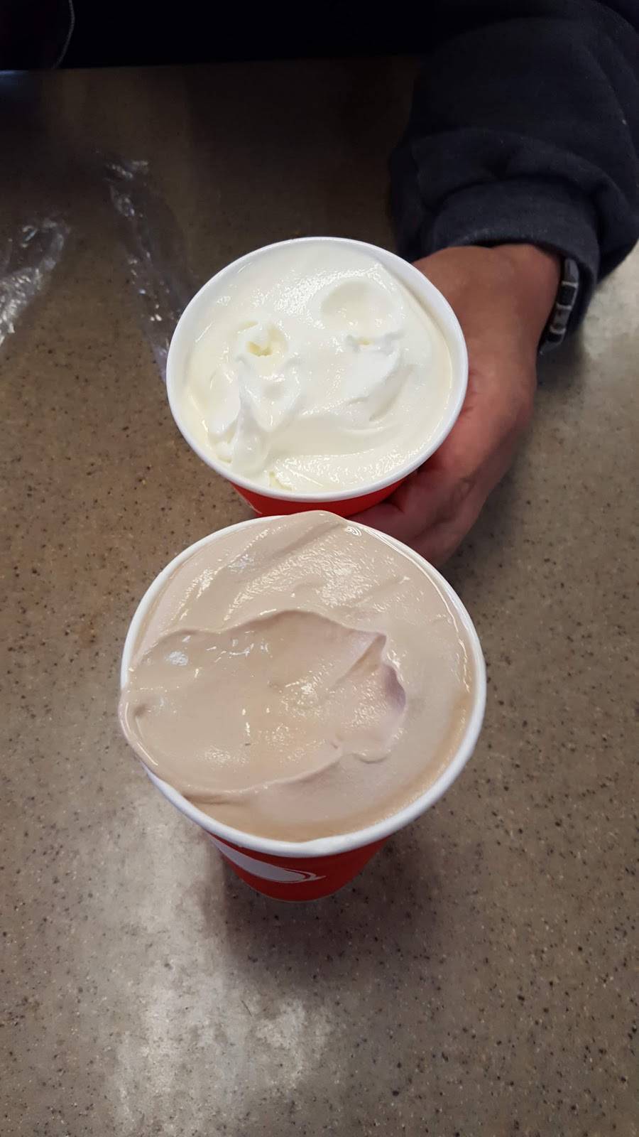 Wendys | restaurant | 307 Arneill Rd, Camarillo, CA 93010, USA | 8059872666 OR +1 805-987-2666