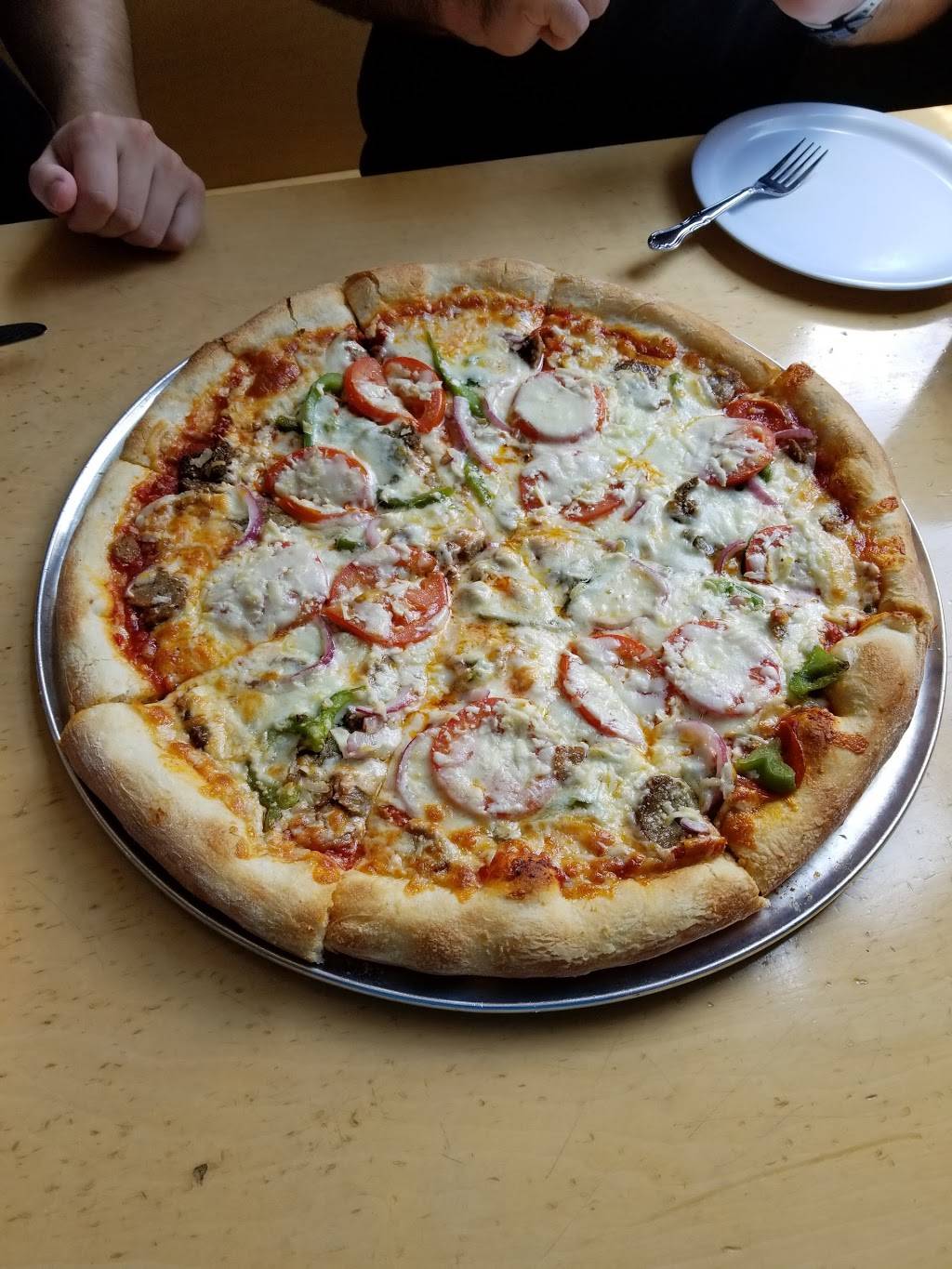 Fellinis Pizza | restaurant | 1634 McLendon Ave NE, Atlanta, GA 30307, USA | 4046879190 OR +1 404-687-9190