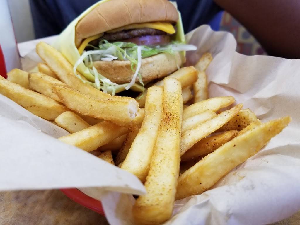 Holiday Cafe | restaurant | 4890 South Motor Lane, Ontario, CA 91761, USA | 9093902222 OR +1 909-390-2222