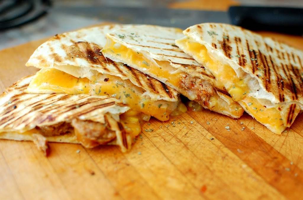 Herberts | restaurant | 1440 N Walnut Ave, New Braunfels, TX 78130, USA | 8306269323 OR +1 830-626-9323