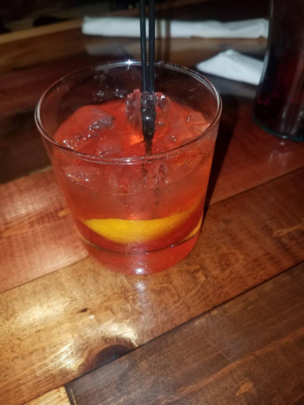 Our Moms Restaurant & Bar | restaurant | 250 W Lee Dr, Baton Rouge, LA 70808, USA | 2254565392 OR +1 225-456-5392