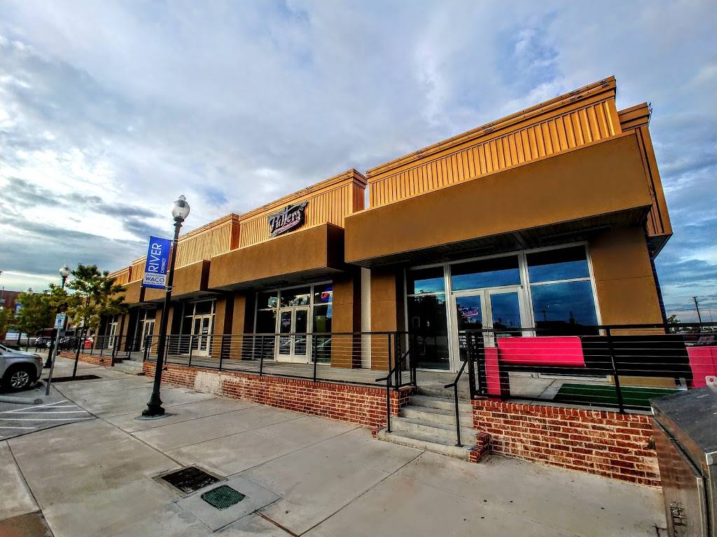 Putters: Arcade - Mini Golf - Sports Bar | restaurant | 320 S 2nd St, Waco, TX 76701, USA | 2543405198 OR +1 254-340-5198