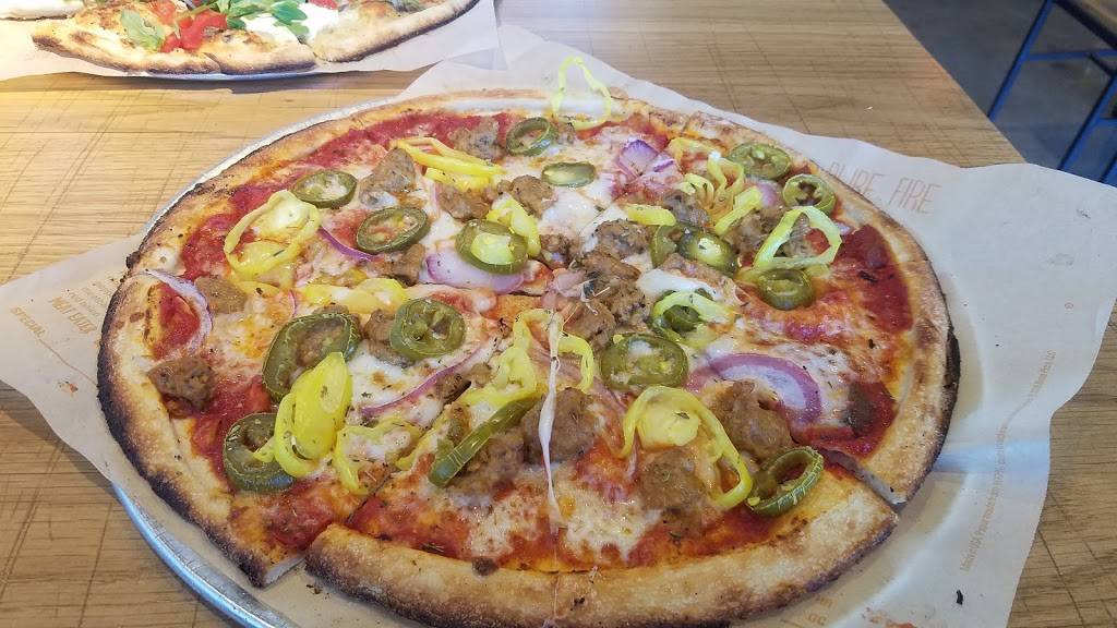 Blaze Pizza | meal takeaway | 15 U.S. 9, Manalapan Township, NJ 07726, USA | 7327861822 OR +1 732-786-1822