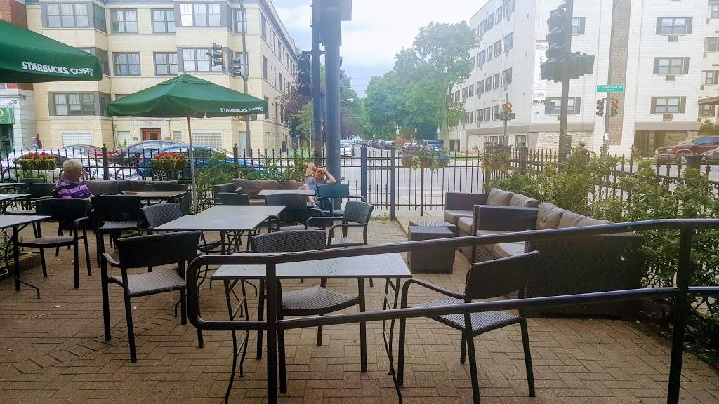Starbucks | cafe | 6738 North Sheridan Avenue, Chicago, IL 60626, USA | 7737430417 OR +1 773-743-0417