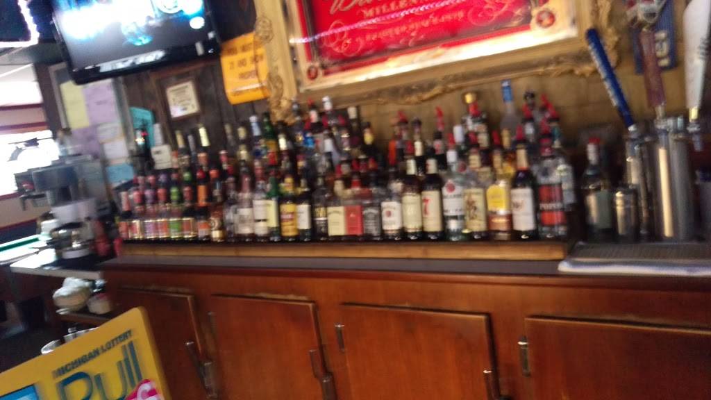 Horse Shoe Lounge | restaurant | 10100 W Grand River Rd, Fowlerville, MI 48836, USA | 5172239886 OR +1 517-223-9886