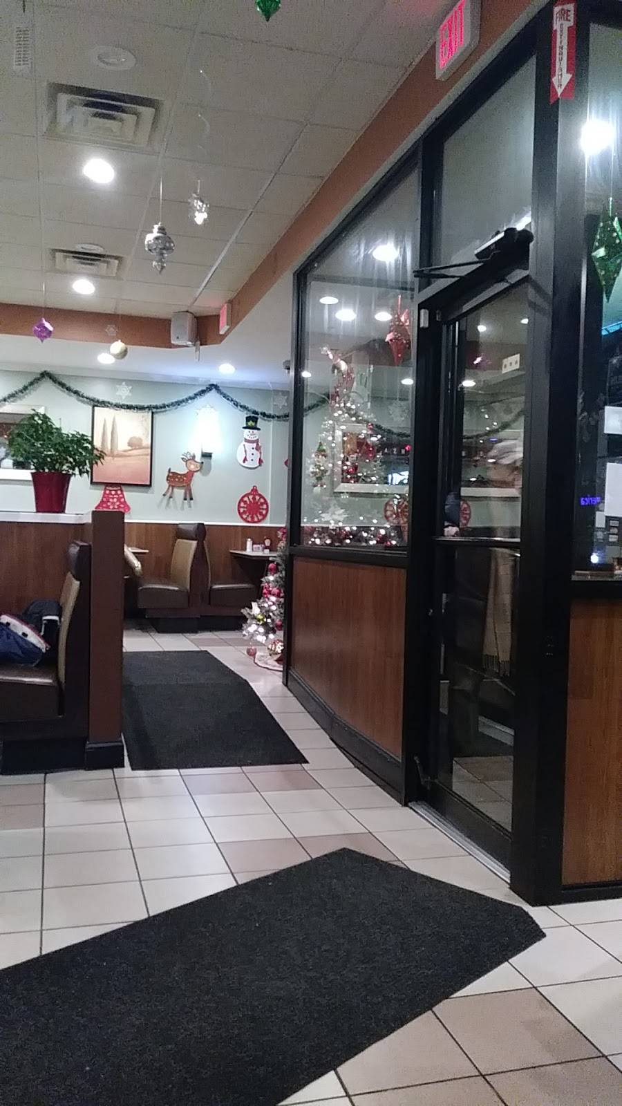 McLean Corner | restaurant | 925 McLean Ave, Yonkers, NY 10704, USA | 9142371238 OR +1 914-237-1238