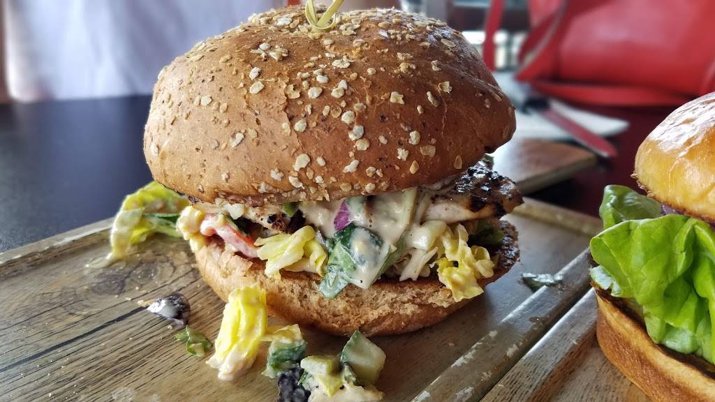 Flamme Burger | restaurant | 6850 Whitestown Pkwy, Zionsville, IN 46077, USA | 3174361335 OR +1 317-436-1335