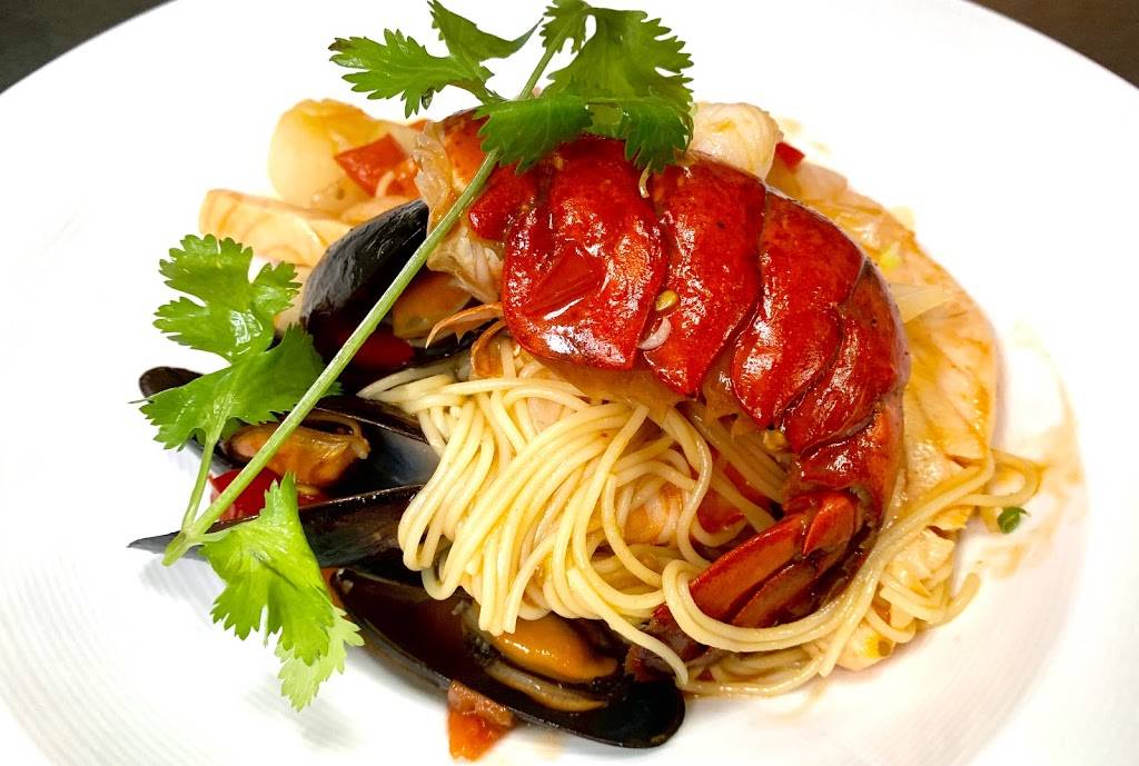 Shiitake Asian Bistro | restaurant | 4900 Linton Blvd #14, Delray Beach, FL 33445, USA | 5618655538 OR +1 561-865-5538