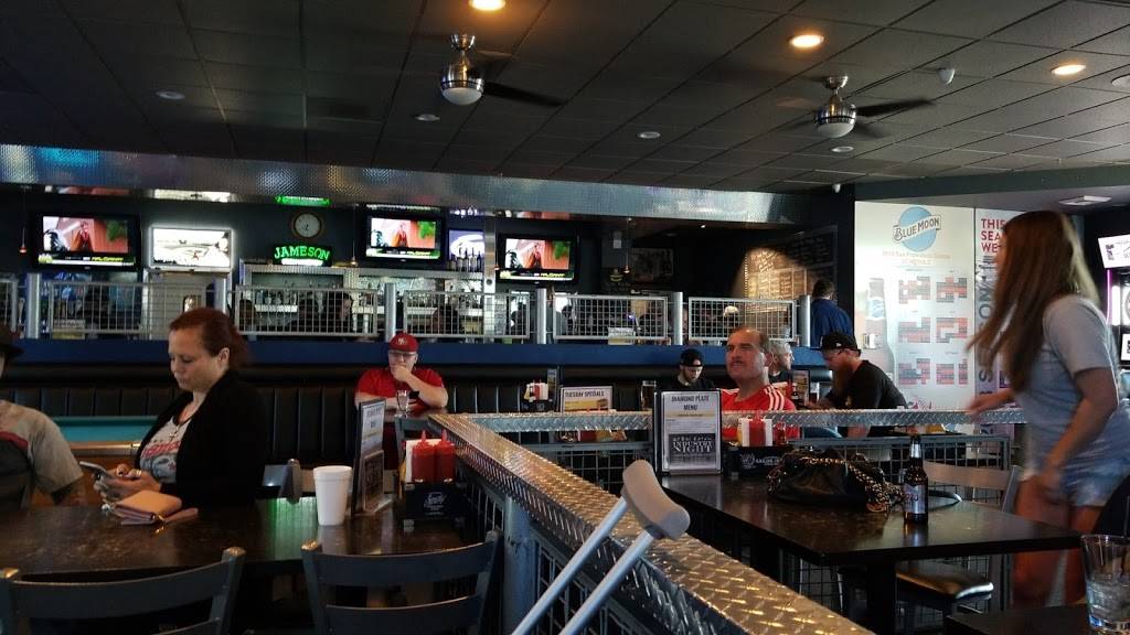 Diamond Plate Bar & Grill | restaurant | 5030 Foothills Blvd, Roseville, CA 95747, USA | 9167720303 OR +1 916-772-0303