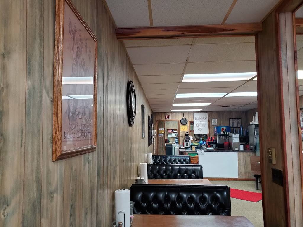 Fayes Cafe | restaurant | 107 S Union St, Gainesboro, TN 38562, USA | 9312684880 OR +1 931-268-4880