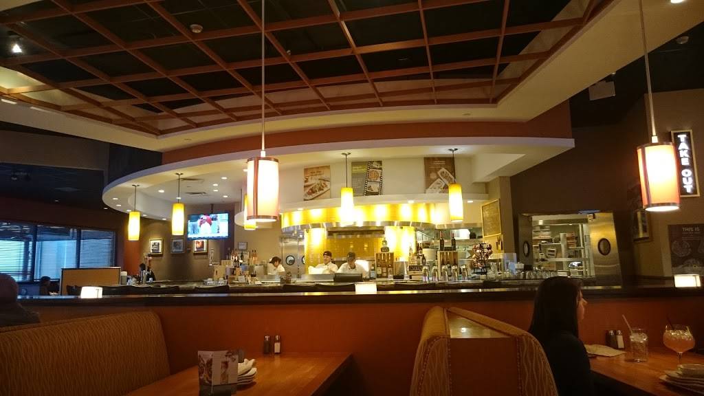 California Pizza Kitchen at Smith Haven Mall | restaurant | 618 Smith Haven Mall, Lake Grove, NY 11755, USA | 6313829610 OR +1 631-382-9610