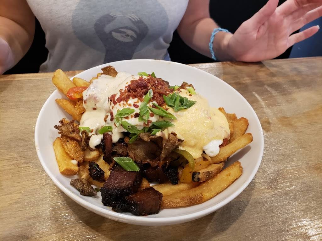 Black Wood Smokehouse | restaurant | 90 Folly Rd Blvd, Charleston, SC 29407, USA | 8437893722 OR +1 843-789-3722