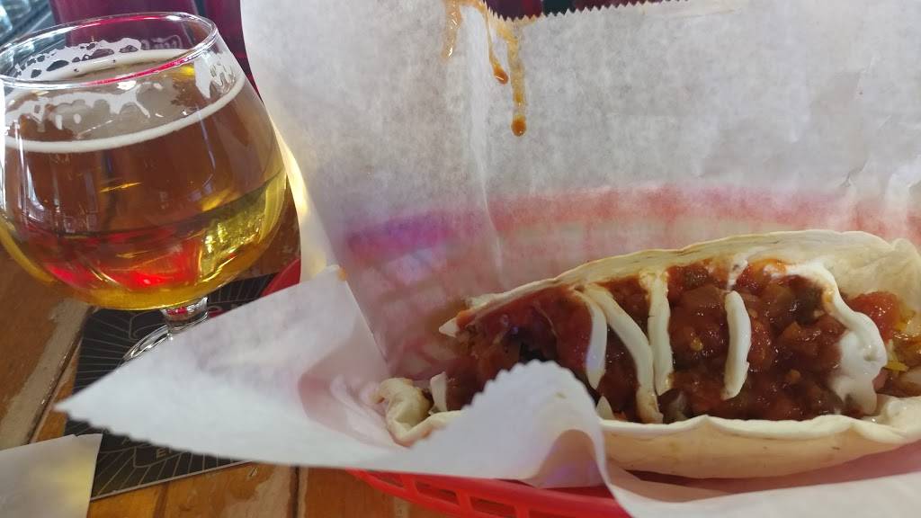 Olivers In the Heights | restaurant | 1231 E Samuel Ave, Peoria Heights, IL 61616, USA | 3096811779 OR +1 309-681-1779