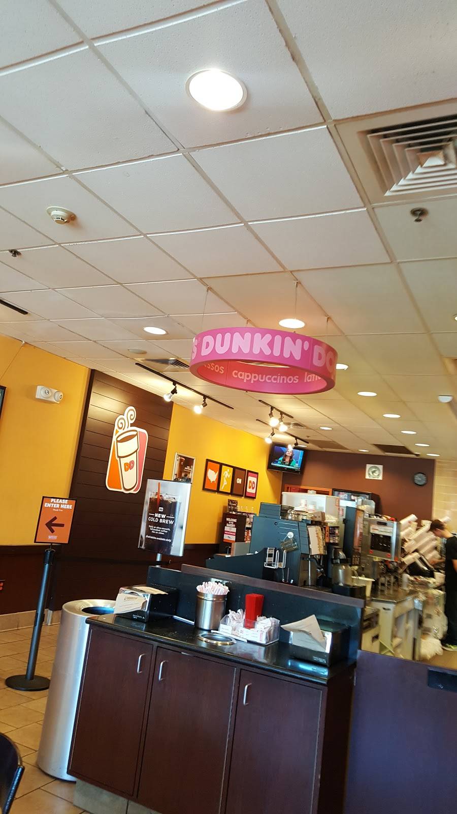 Dunkin | bakery | 9, 1/2, Paradise Rd, Salem, MA 01970, USA | 9787410000 OR +1 978-741-0000