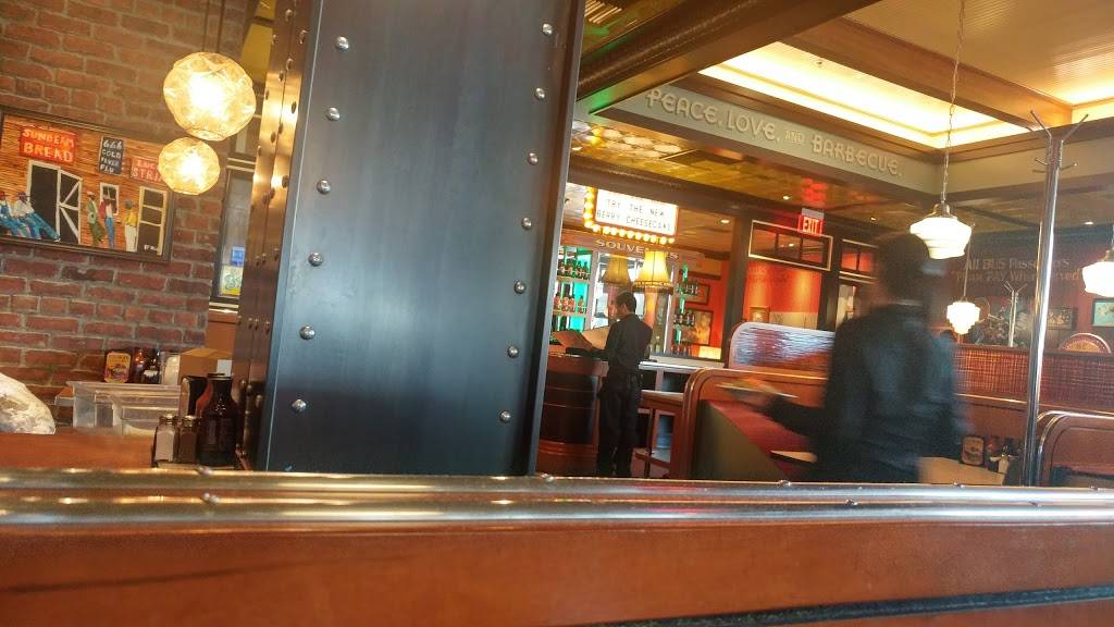 Lucilles Smokehouse Bar-B-Que | restaurant | 2800 N Main St #2160, Santa Ana, CA 92705, USA | 7145427427 OR +1 714-542-7427