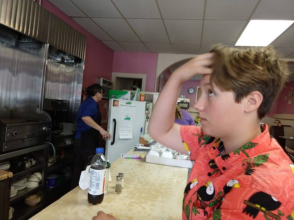 Rentschlers Ice Cream | restaurant | 27 W Main St, Ringtown, PA 17967, USA | 5708893938 OR +1 570-889-3938