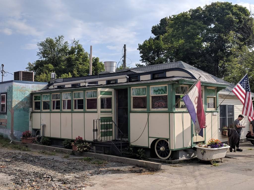 Footes Port Henry Diner | restaurant | 1204, 5 St Patricks Pl, Port Henry, NY 12974, USA | 5185467600 OR +1 518-546-7600