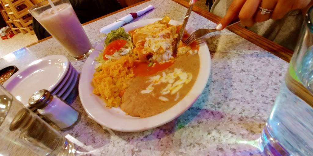 El Sombrero | restaurant | 314 Lincoln Ave, Fox River Grove, IL 60021, USA | 8475164910 OR +1 847-516-4910